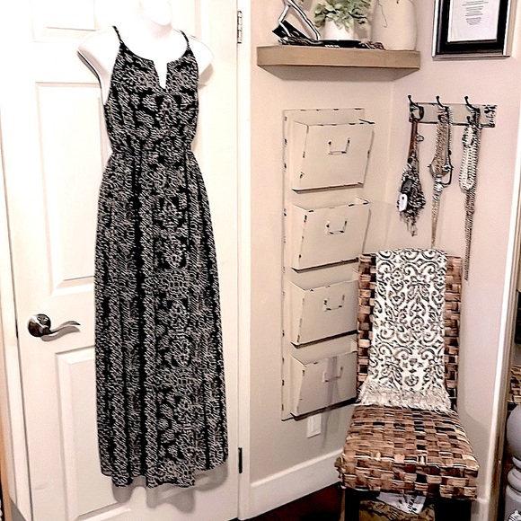 Liz Lange Boho Maternity Black White Sleeveless Maxi  Dress 16” Pit To Pit - Picture 1 of 8